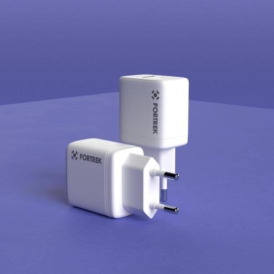 Carregador Universal DUAL USB-C e USB-A Fortrek FK 110B por 46,13 à vista no boleto/pix ou parcele em até 1x sem juros. Compre na loja Fortrek!