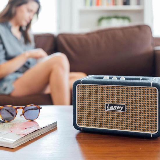 Caixa de Som Bluetooth Laney F67LH Azul por 2.799,00 à vista no boleto/pix ou parcele em até 12x sem juros. Compre na loja Mundomax!