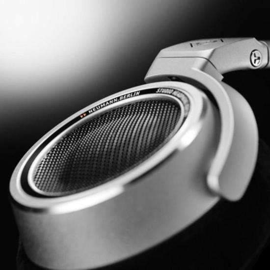 Fone de Ouvido Neumann NDH 30 por 0,00 à vista no boleto/pix ou parcele em até 1x sem juros. Compre na loja Mundomax!