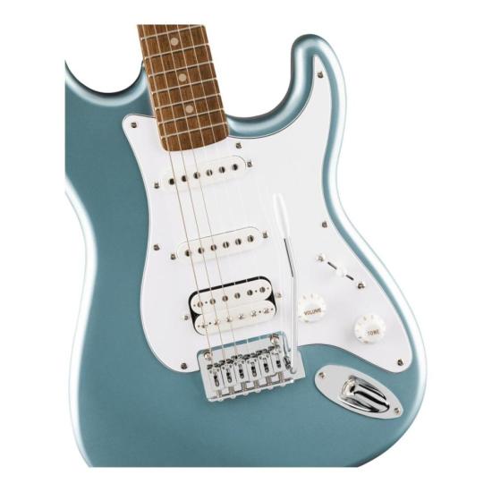 Guitarra Squier Stratocaster Affinity Series Junior HSS Ice Blue por 2.699,00 à vista no boleto/pix ou parcele em até 12x sem juros. Compre na loja Mundomax!