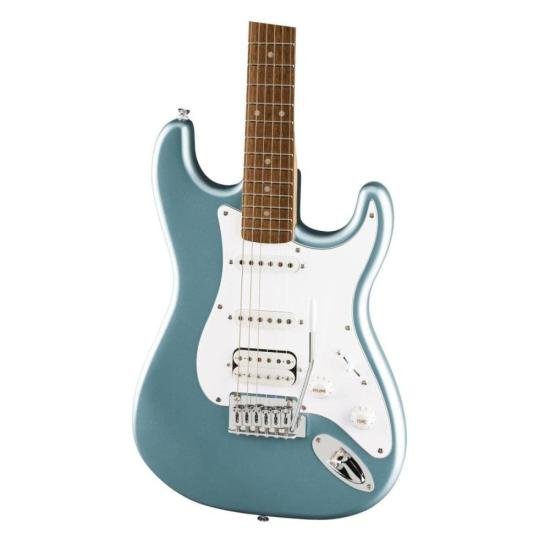 Guitarra Squier Stratocaster Affinity Series Junior HSS Ice Blue por 2.699,00 à vista no boleto/pix ou parcele em até 12x sem juros. Compre na loja Mundomax!