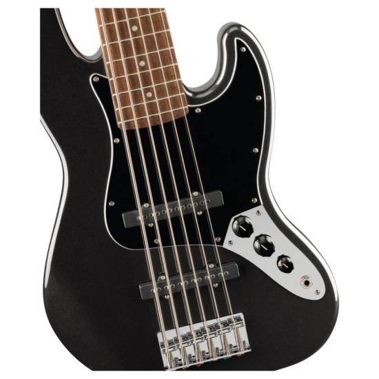 CONTRABAIXO SQUIER AFFINITY JAZZ BASS VI BLACK METALLIC por 3.799,00 à vista no boleto/pix ou parcele em até 12x sem juros. Compre na loja Mundomax!
