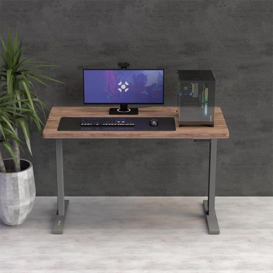 Mesa Elétrica Altura Ajustável Fortrek Cinza Tampo Rústica 140x70 por 1.799,90 à vista no boleto/pix ou parcele em até 12x sem juros. Compre na loja Fortrek!