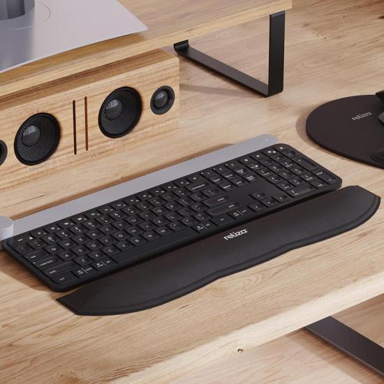 Apoio Ergonômico Para Digitação Preto Reliza por 34,00 à vista no boleto/pix ou parcele em até 1x sem juros. Compre na loja Mundomax!