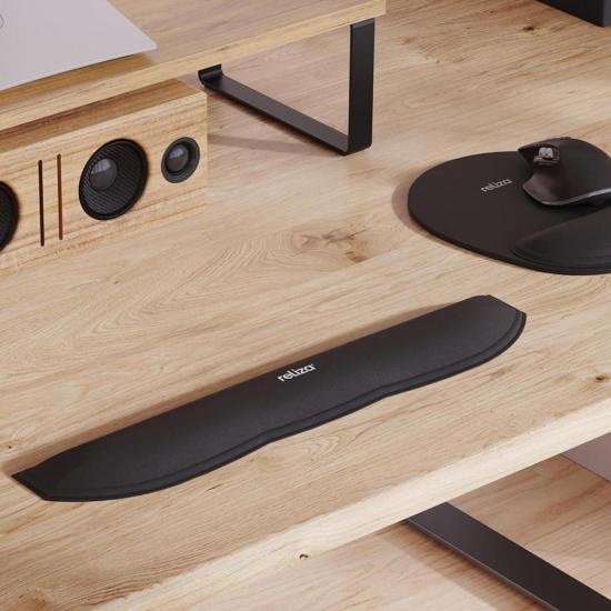 Apoio Ergonômico Para Digitação Preto Reliza por 34,00 à vista no boleto/pix ou parcele em até 1x sem juros. Compre na loja Mundomax!