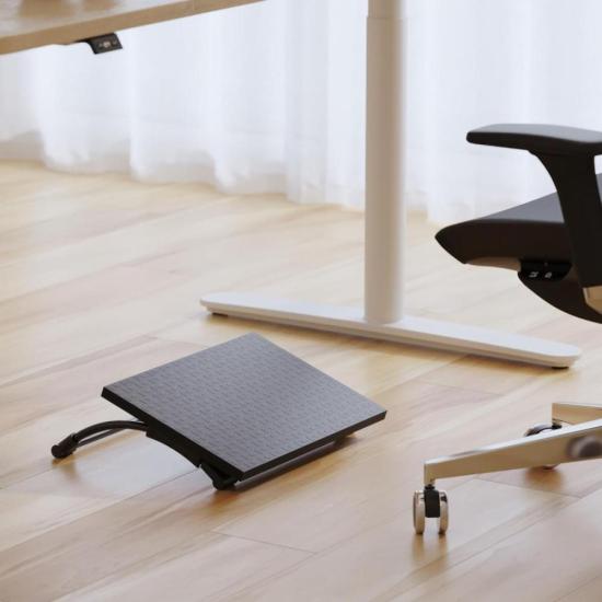 Apoio Para Pés Emborrachado Slide Preto Reliza por 103,00 à vista no boleto/pix ou parcele em até 4x sem juros. Compre na loja Mundomax!