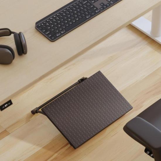 Apoio Para Pés Emborrachado Slide Preto Reliza por 103,00 à vista no boleto/pix ou parcele em até 4x sem juros. Compre na loja Mundomax!