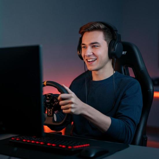 Suporte Para Volante de Corrida Fortrek Racing Space Cockipt Simulador por 599,00 à vista no boleto/pix ou parcele em até 10x sem juros. Compre na loja Mundomax!