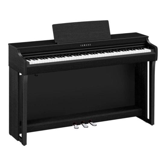 Piano Yamaha Clavinova CLP825 Digital Preto Polido por 17.199,00 à vista no boleto/pix ou parcele em até 12x sem juros. Compre na loja Mundomax!