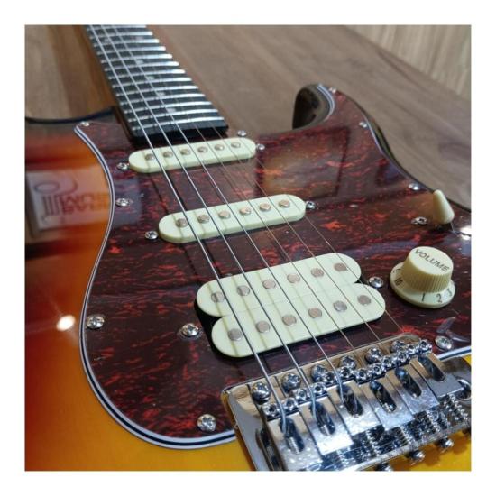 Guitarra Tagima TG-540 Strato Sunburst por 1.350,00 à vista no boleto/pix ou parcele em até 12x sem juros. Compre na loja Mundomax!