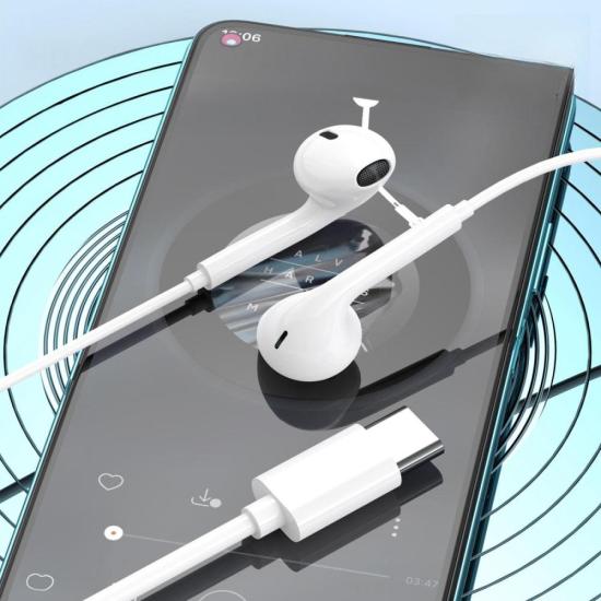 Fone de Ouvido Auricular Com Fio Tipo-C Fortrek EB210 Branco por 27,00 à vista no boleto/pix ou parcele em até 1x sem juros. Compre na loja Mundomax!