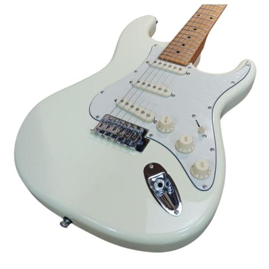 Guitarra Tagima TG-530 Strato Olympic White por 1.099,00 à vista no boleto/pix ou parcele em até 12x sem juros. Compre na loja Mundomax!