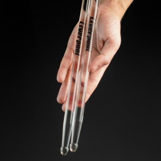 Baqueta Liverpool Para Bateria de Acrílico Com LED 5A por 120,00 à vista no boleto/pix ou parcele em até 4x sem juros. Compre na loja Mundomax!