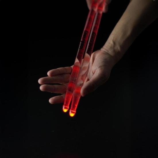 Baqueta Liverpool Para Bateria de Acrílico Com LED 5A por 120,00 à vista no boleto/pix ou parcele em até 4x sem juros. Compre na loja Mundomax!