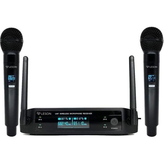 Microfone Duplo Sem Fio Leson LS902 Digital Preto por 666,00 à vista no boleto/pix ou parcele em até 10x sem juros. Compre na loja Mundomax!