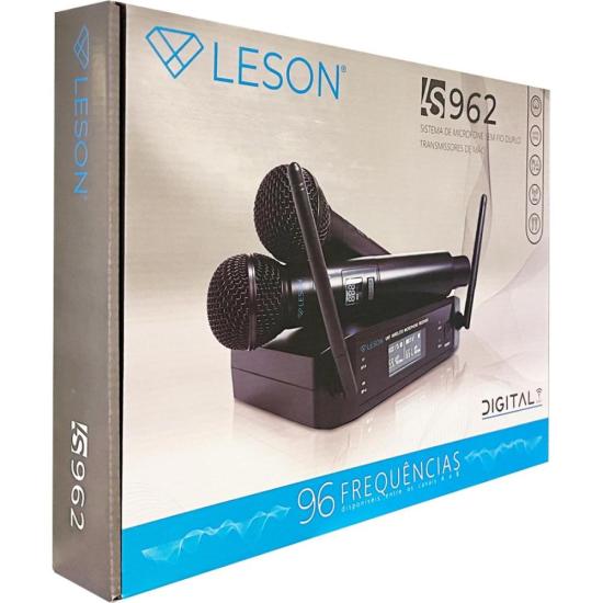 Microfone Duplo Sem Fio Leson LS902 Digital Preto por 666,00 à vista no boleto/pix ou parcele em até 10x sem juros. Compre na loja Mundomax!