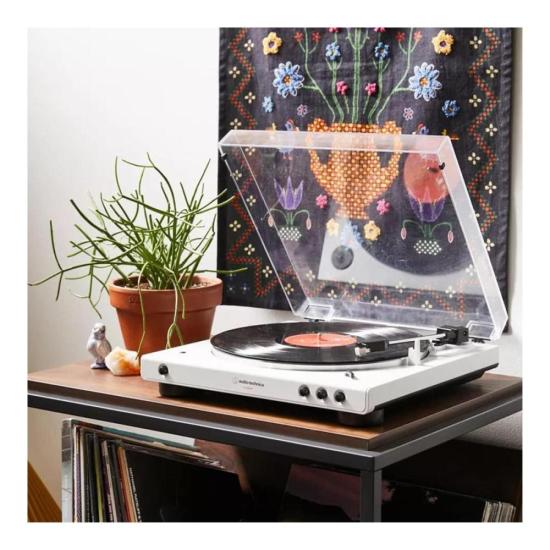 Toca Discos Audio-Technica AT-LP60XBT Branco Com Bluetooth por 2.499,00 à vista no boleto/pix ou parcele em até 12x sem juros. Compre na loja Mundomax!