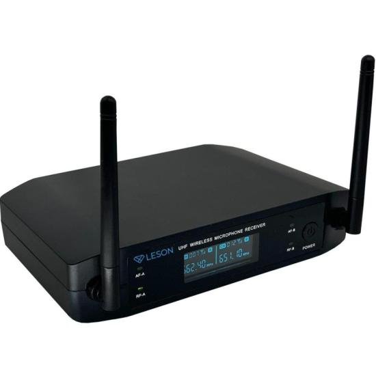 Sistema de Microfone Duplo Sem Fio Leson LS962 Bege por 730,00 à vista no boleto/pix ou parcele em até 10x sem juros. Compre na loja Mundomax!