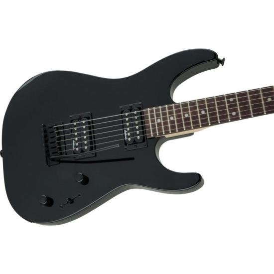 Guitarra Jackson Dinky® JS11 Gloss Black por 1.999,00 à vista no boleto/pix ou parcele em até 12x sem juros. Compre na loja Mundomax!