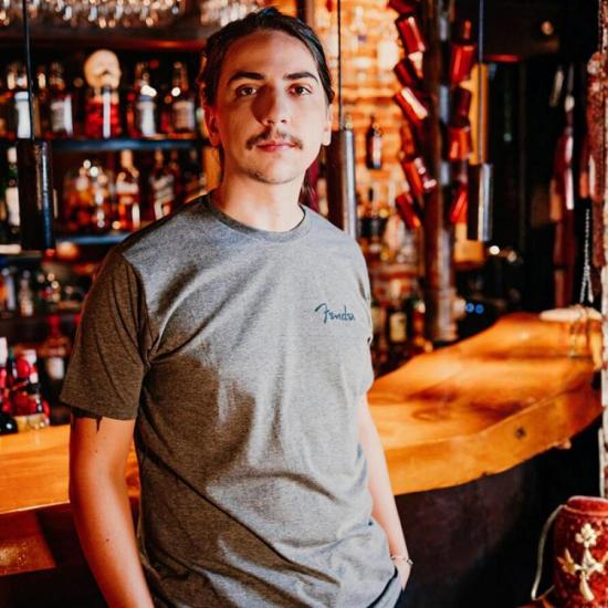 Camiseta Fender Jaguar GG por 107,00 à vista no boleto/pix ou parcele em até 4x sem juros. Compre na loja Mundomax!