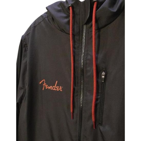 Corta Vento Fender G por 287,00 à vista no boleto/pix ou parcele em até 10x sem juros. Compre na loja Mundomax!