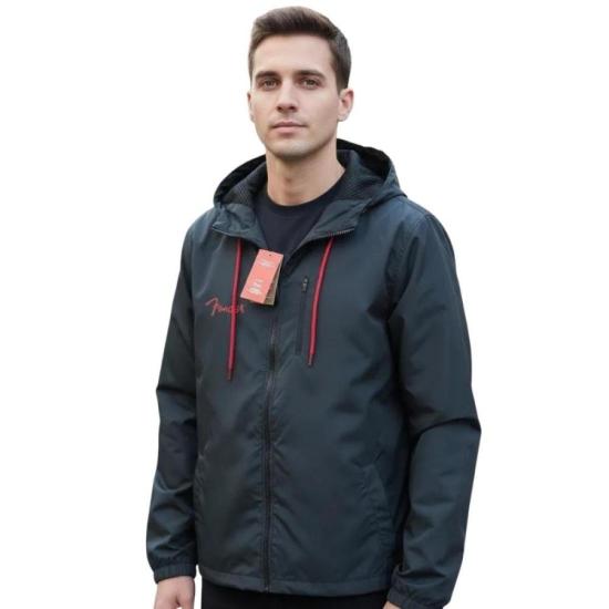 Corta Vento Fender G por 287,00 à vista no boleto/pix ou parcele em até 10x sem juros. Compre na loja Mundomax!