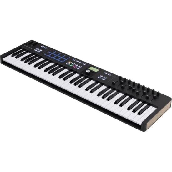 Teclado Controlador Arturia Essential 61 MK3 Preto por 2.999,00 à vista no boleto/pix ou parcele em até 12x sem juros. Compre na loja Mundomax!