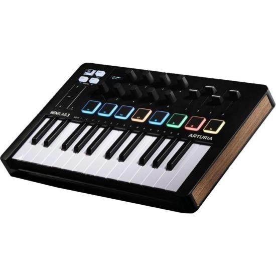 Teclado Controlador Arturia MiniLab III Preto por 1.278,00 à vista no boleto/pix ou parcele em até 12x sem juros. Compre na loja Mundomax!
