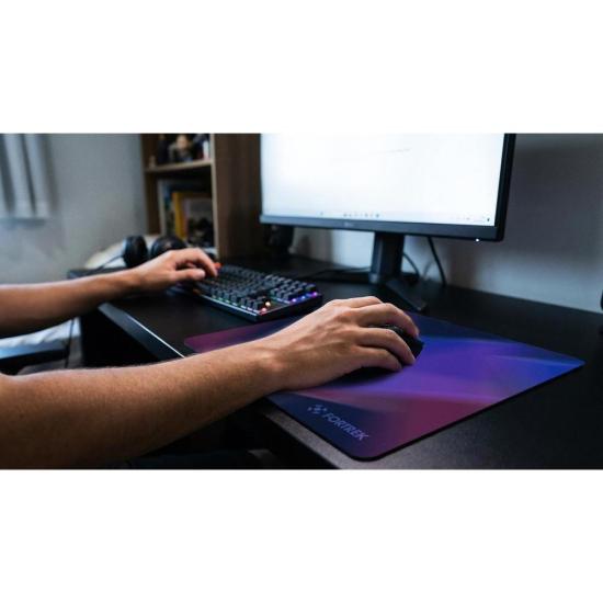 Mousepad Com Infusão de Vidro Fortrek Quickglass PRO Preto por 140,00 à vista no boleto/pix ou parcele em até 5x sem juros. Compre na loja Mundomax!