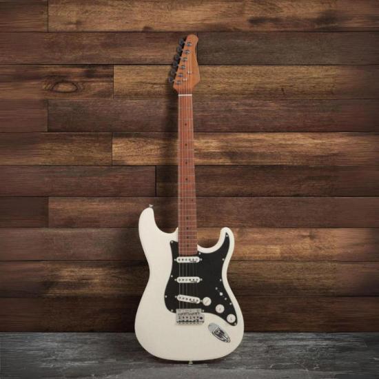 Guitarra Benson Hardy 901 Olympic White Chrome Com Bag por 2.159,00 à vista no boleto/pix ou parcele em até 12x sem juros. Compre na loja Mundomax!