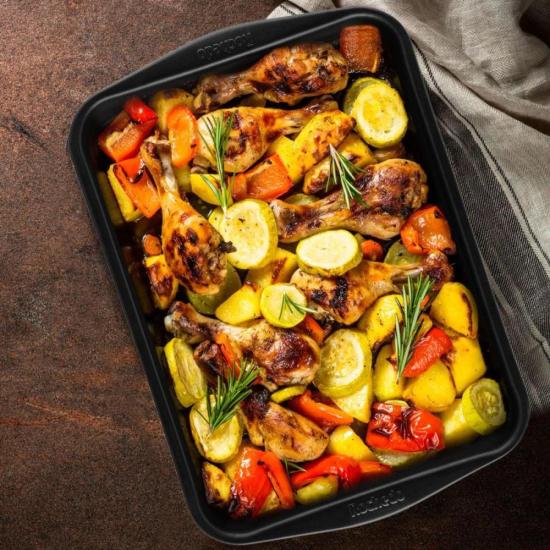 Assadeira Retangular Rochedo Dura+ Antiaderente 37,3x25,4cm por 0,00 à vista no boleto/pix ou parcele em até 1x sem juros. Compre na loja Mundomax!