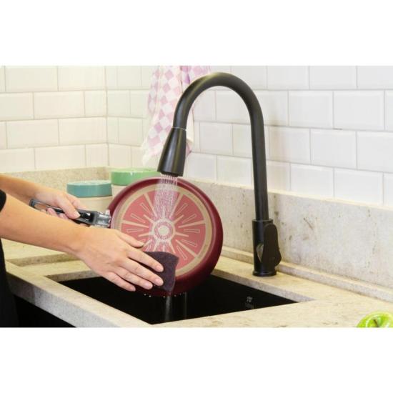 Frigideira Rochedo Facilita Vermelho 20cm por 226,00 à vista no boleto/pix ou parcele em até 9x sem juros. Compre na loja Mundomax!