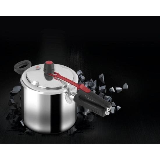 Panela de Pressão Clock Original+ Fechamento Interno 7L por 171,00 à vista no boleto/pix ou parcele em até 6x sem juros. Compre na loja Mundomax!