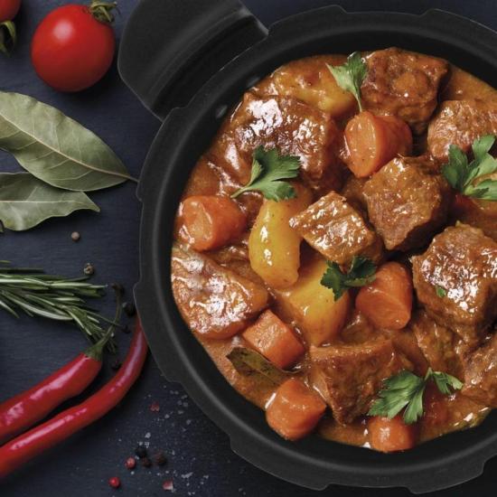 Panela de Pressão Rochedo Segura Fechamento Externo 4,5 Litros Vermelha por 0,00 à vista no boleto/pix ou parcele em até 1x sem juros. Compre na loja Mundomax!