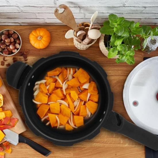 Panela de Pressão Rochedo Segura Fechamento Externo 4,5 Litros Vermelha por 0,00 à vista no boleto/pix ou parcele em até 1x sem juros. Compre na loja Mundomax!