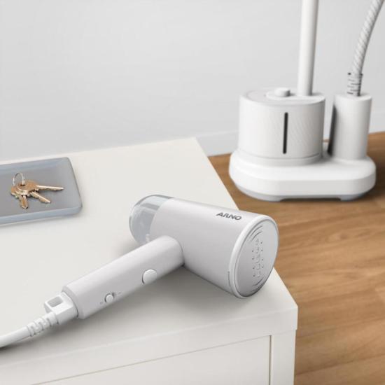 Vaporizador de Roupas Arno Steam Travel HS11 1100W Cinza 220V por 208,00 à vista no boleto/pix ou parcele em até 8x sem juros. Compre na loja Mundomax!