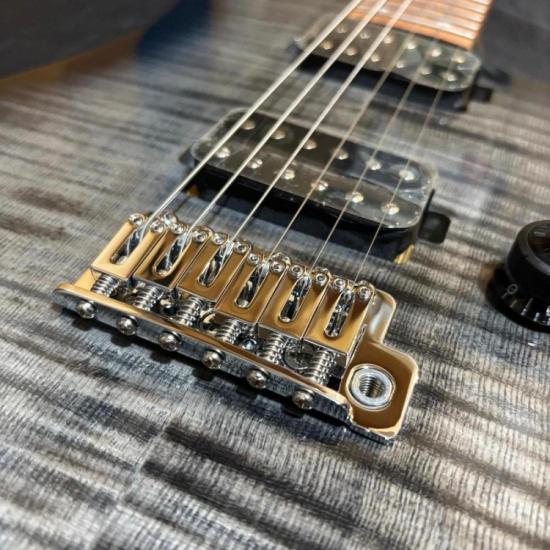 Guitarra Elétrica Ibanez AZ24S1F Transparent Black Sunburst (TKS) por 6.299,00 à vista no boleto/pix ou parcele em até 12x sem juros. Compre na loja Mundomax!
