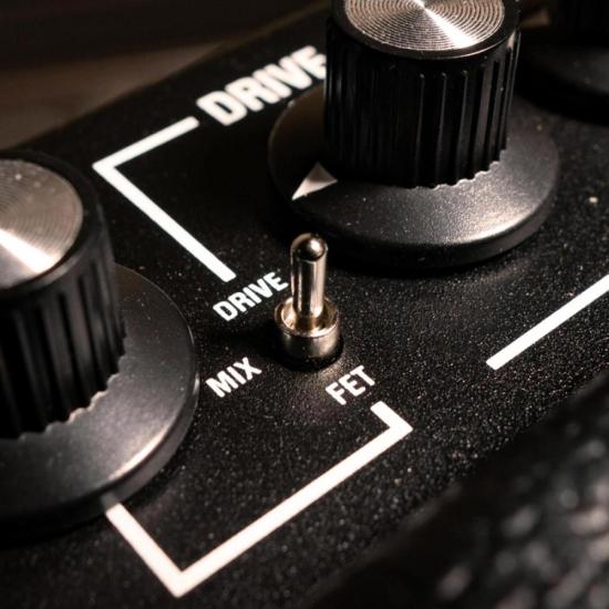 Amplificador de Baixo Laney Digbeth Foundry DBF200 Preto por 4.445,00 à vista no boleto/pix ou parcele em até 12x sem juros. Compre na loja Mundomax!