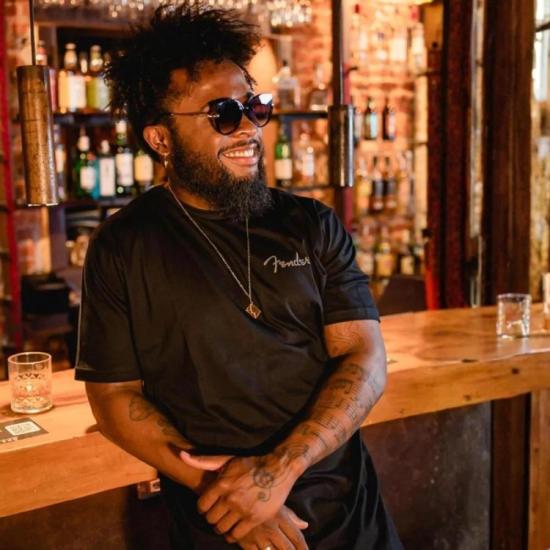 Camiseta Fender Califórnia TSF-6CA Unissex + Ecobag (TAM G) por 119,00 à vista no boleto/pix ou parcele em até 4x sem juros. Compre na loja Mundomax!