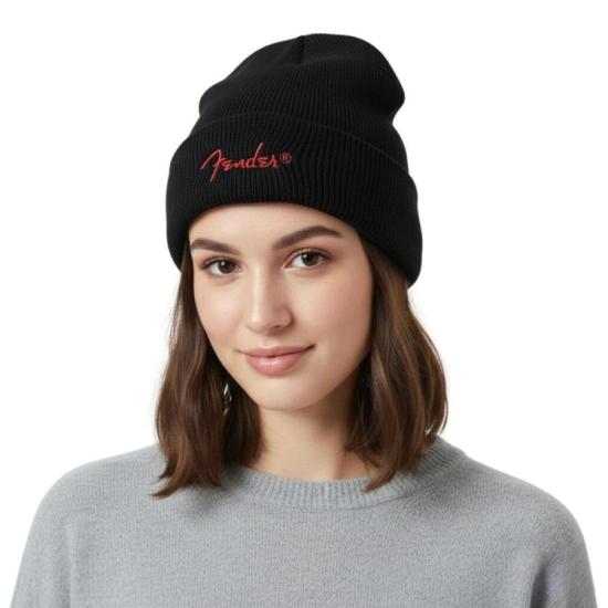 Gorro Fender Preto Logo Vermelho por 98,00 à vista no boleto/pix ou parcele em até 3x sem juros. Compre na loja Mundomax!