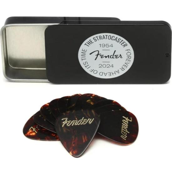 Palheta Fender 351 70th Anniversary Pick Tin Multi-Color (C/12) por 199,00 à vista no boleto/pix ou parcele em até 7x sem juros. Compre na loja Mundomax!