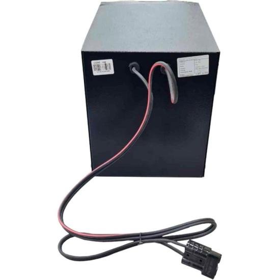 Rack Para 2 Baterias Externas TS Shara Preto por 599,00 à vista no boleto/pix ou parcele em até 10x sem juros. Compre na loja Mundomax!