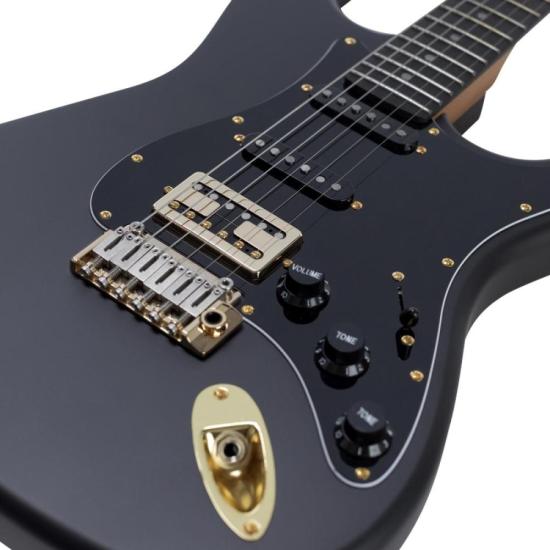 Guitarra Benson Brave Nine Satin Black por 4.229,00 à vista no boleto/pix ou parcele em até 12x sem juros. Compre na loja Mundomax!
