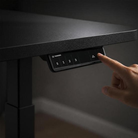 Mesa Elétrica Altura Ajustável Motor Duplo Fortrek Duo Lift 120x70 Preta por 0,00 à vista no boleto/pix ou parcele em até 1x sem juros. Compre na loja Fortrek!