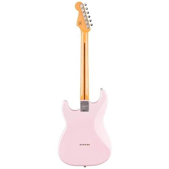 Guitarra Squier Stratocaster Classic Vibe 50S HT Shell Pink por 0,00 à vista no boleto/pix ou parcele em até 1x sem juros. Compre na loja Mundomax!