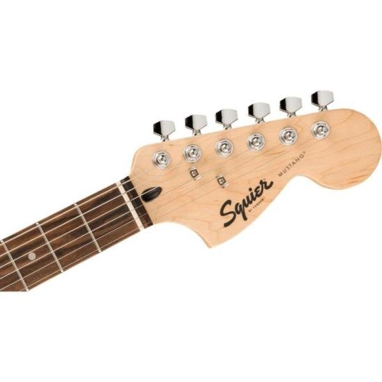 Guitarra Squier Mustang Sonic Black por 0,00 à vista no boleto/pix ou parcele em até 1x sem juros. Compre na loja Mundomax!