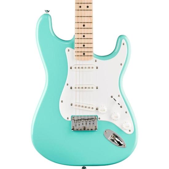 Guitarra Squier Stratocaster Sonic HT Sea Foam Green por 2.887,00 à vista no boleto/pix ou parcele em até 12x sem juros. Compre na loja Mundomax!