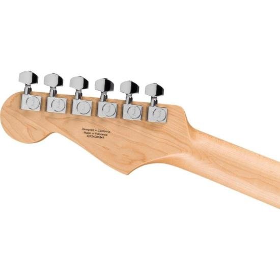 Guitarra Fender Stratocaster Standard 3-Color Sunburst por 0,00 à vista no boleto/pix ou parcele em até 1x sem juros. Compre na loja Mundomax!