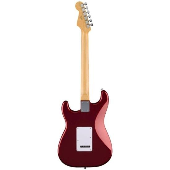 Guitarra Fender Stratocaster Standard Candy Cola por 0,00 à vista no boleto/pix ou parcele em até 1x sem juros. Compre na loja Mundomax!