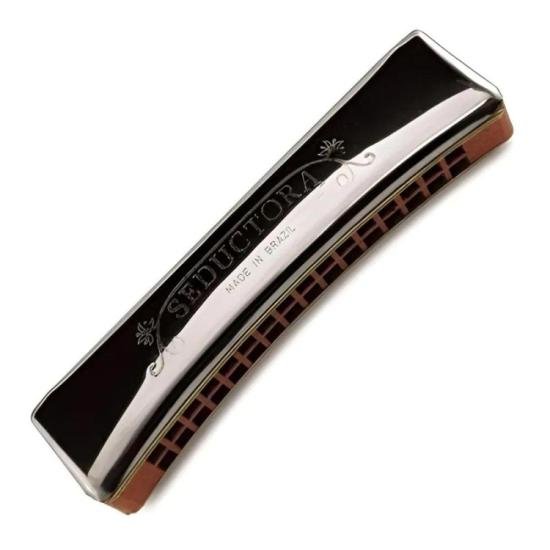 Gaita Profissional Hering Harmônica Sedutora 7932 (Dó) Oitavada 32 vozes por 159,00 à vista no boleto/pix ou parcele em até 6x sem juros. Compre na loja Mundomax!